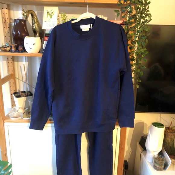 H & M 2-PIECE SWEATSHIRT AND JOGGERS SET - Picture 3 of 13